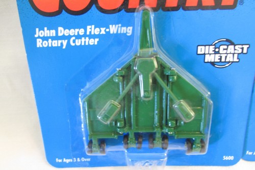 ERTL FARM COUNTRY JOHN DEERE FLEX-WING ROTARY CUTTER & NEW HOLLAND SQUARE BALER - Picture 2 of 6