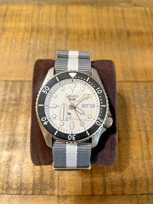 Seiko 5 Sports x Peanuts SRPK25K1 Limited Edition Snoopy Surfboard Dial