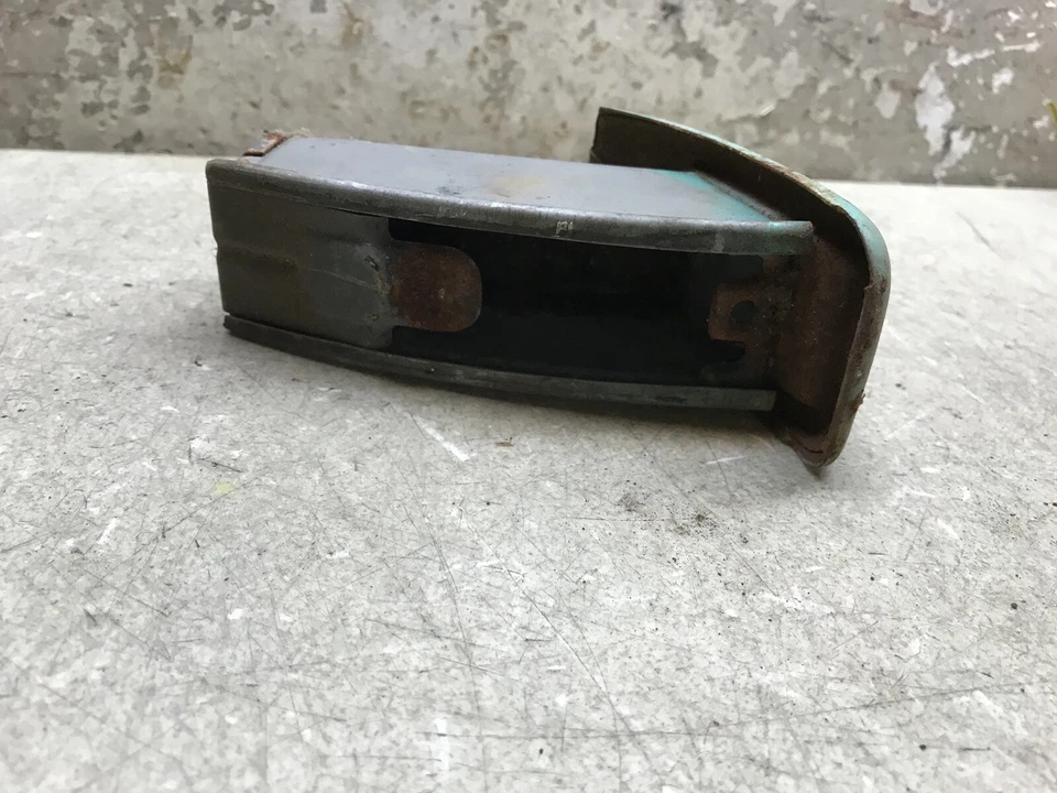 Cenicero 55 56 Plymouth Savoy Foto 2 de 2