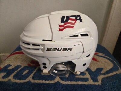 BAUER RE-AKT -100 TEAM USA HELMET SIZE SMALL MINT CONDITION GAME USED