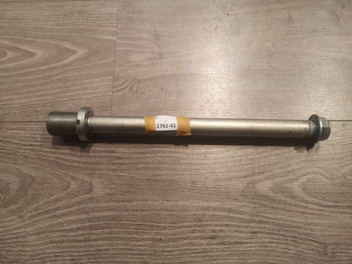 Suzuki GSR 600 06 10 Steckachse Hinterrad Schwingenachse Axle WVB9 1761-41