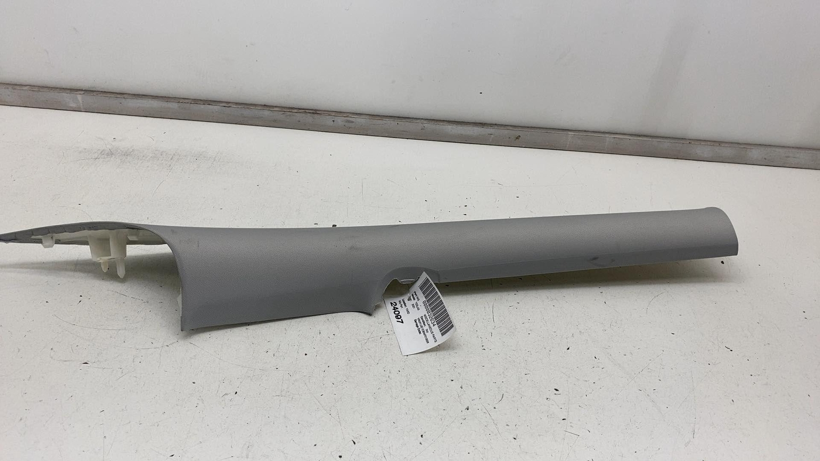 2017-2022 Tesla Model 3 Left Driver Side Rail Trim Cover Assembly 1086266