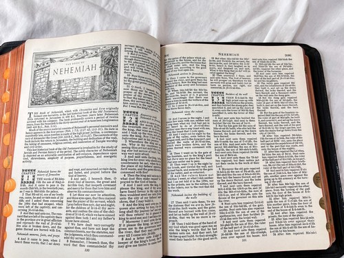 Holy Bible, The Good Leader, KJV, Indexed,Red Letter, Illustrated, Leather, 1948 - Foto 12 di 17