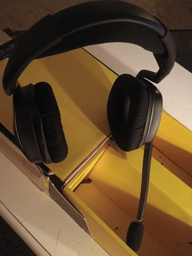Corsair Void Pro Wireless White Headband Headsets for PC - Picture 3 of 7