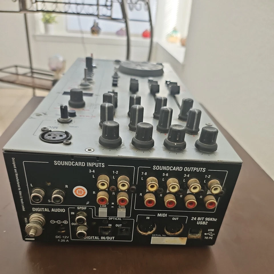 Allen Heath Xone 2d/ no adapter sold as is - Image 2 of 3