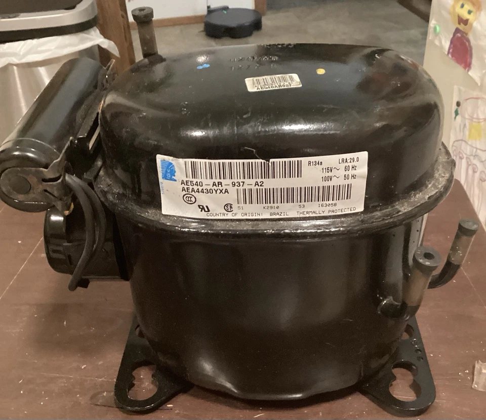 Tecumseh Product Co. AEA3440YXA HBP - High Back Pressure Reciprocating... - Image 2 of 3