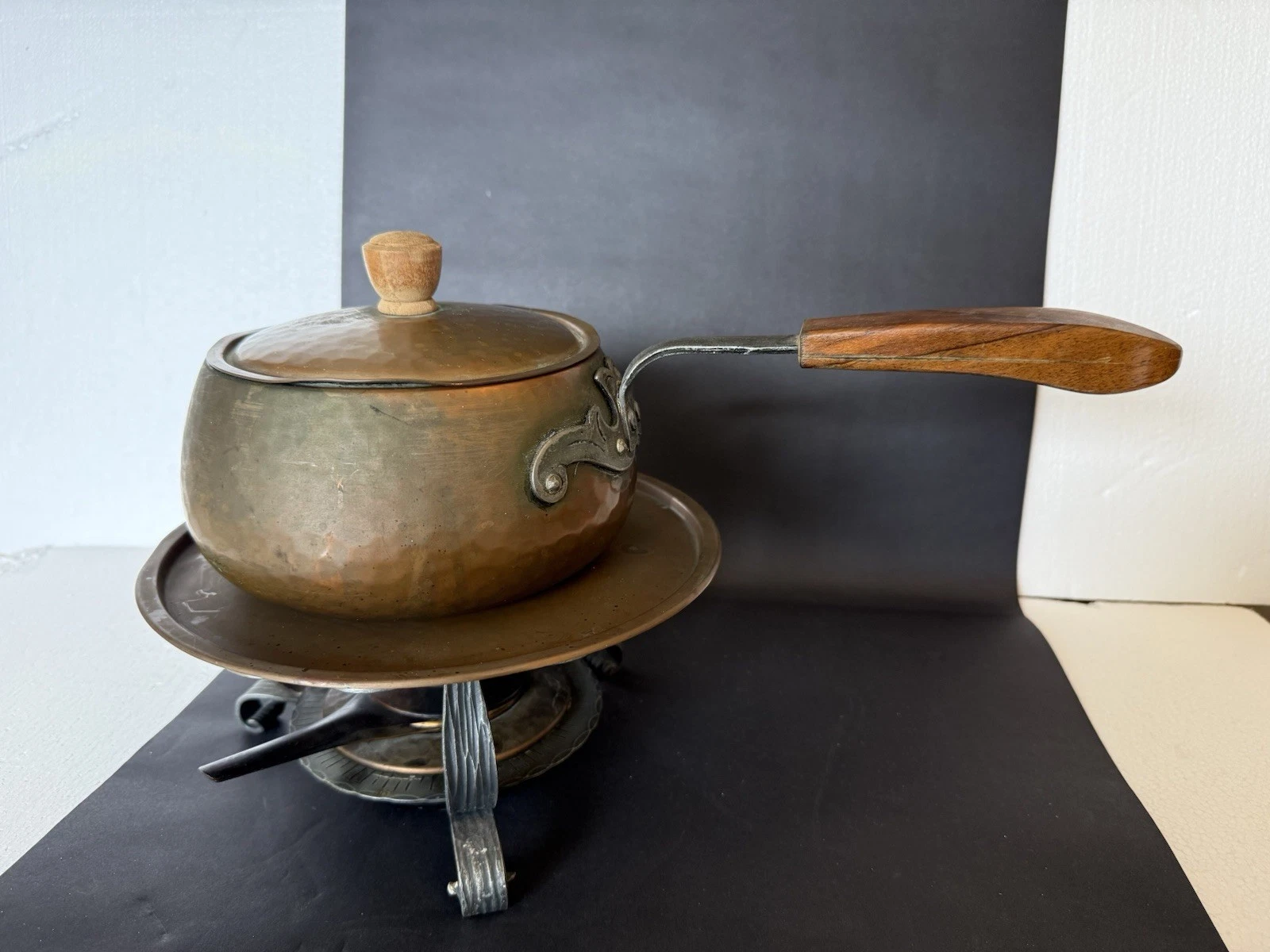 Stockli Netstal Swiss Hammered Copper Fondue Set Pot Lidded Wood Handle Burner
Opens in a new window