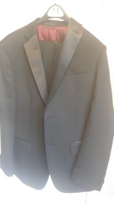 Black Madison Men s Modern Fit Tuxedo Jacket 40R and Pants 34x32