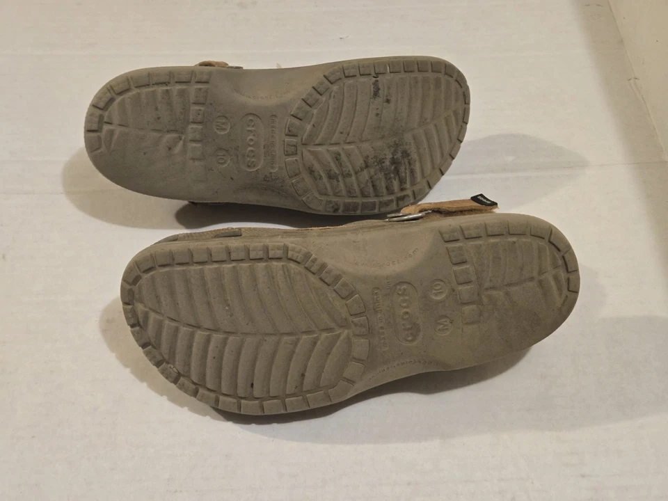 Zuecos deportivos de cuero marrón Crocs para hombre talla 10 Yukon zapatos cómodos Gorpcore  Foto 4 de 4