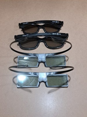 One Lot Of 4 3D Glasses 2 Samsung Active And Two 3D Passive Pre-owned
