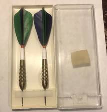 vintage unicorn brass darts darrow feather throwing darts made in england 04324