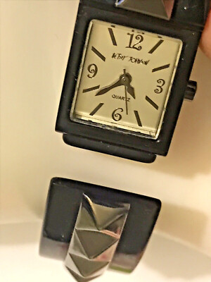 BETSEY JOHNSON BLACK STUDDED BANGLE BRACELET With HIDDEN  display picture 1