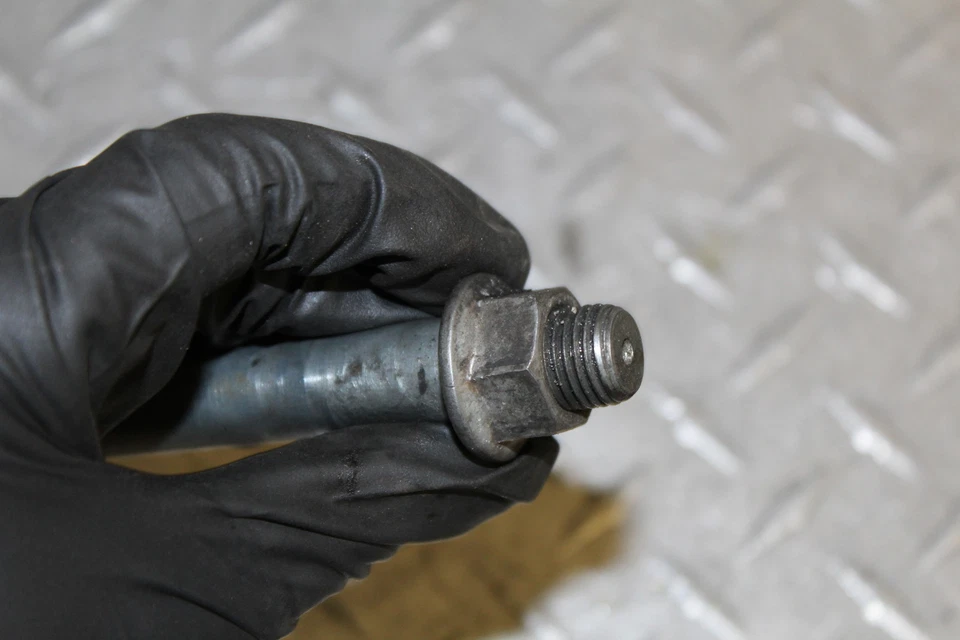 1985 KAWASAKI ELIMINATOR 900 ZL900A FRONT WHEEL RIM AXLE PIVOT BOLT - Изображение 4 из 4