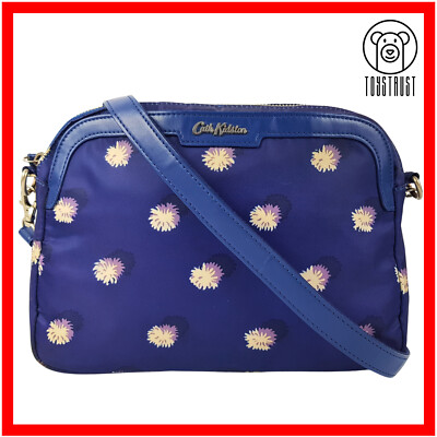 Cath Kidston Crossbody Schultertasche klein Samson Pom Pom Aster Polka Nylon CK49