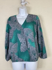 Collective Concepts Women Size XS Green/Gray Butterfly V-neck Blouse Long Sleeve