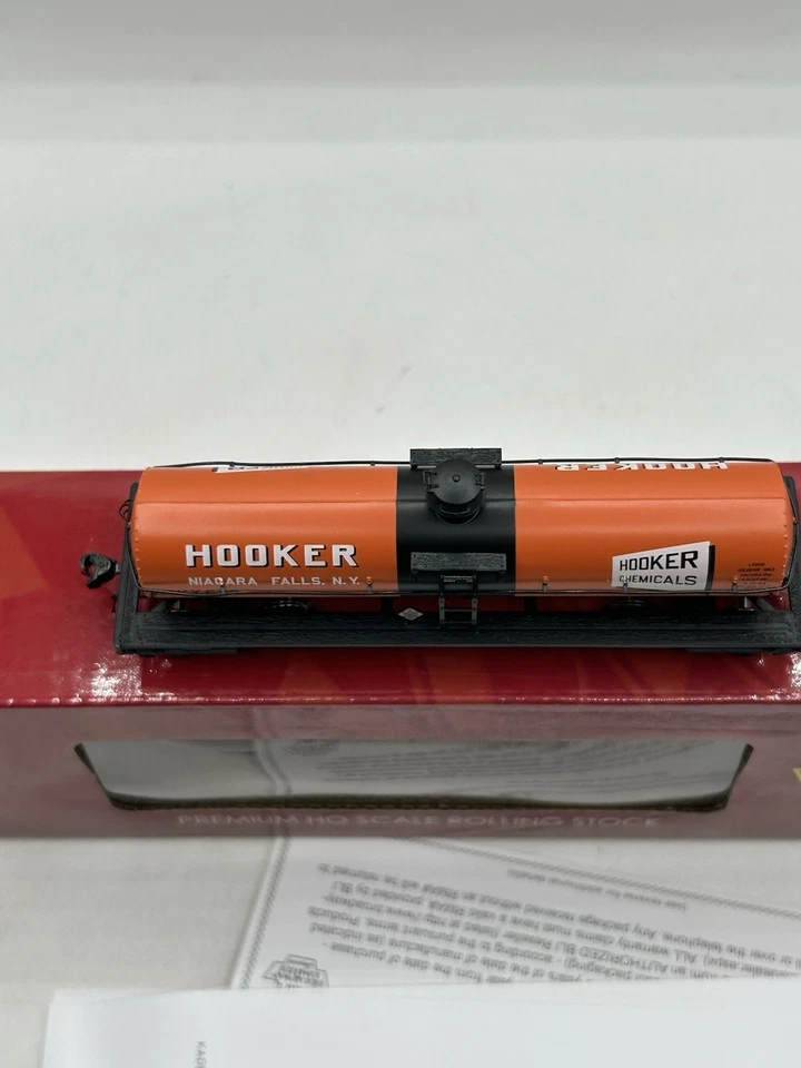 Broadway Limited Imports 6170 Hooker Chemicals 6000 gal. Coche cisterna de cloro Foto 4 de 4