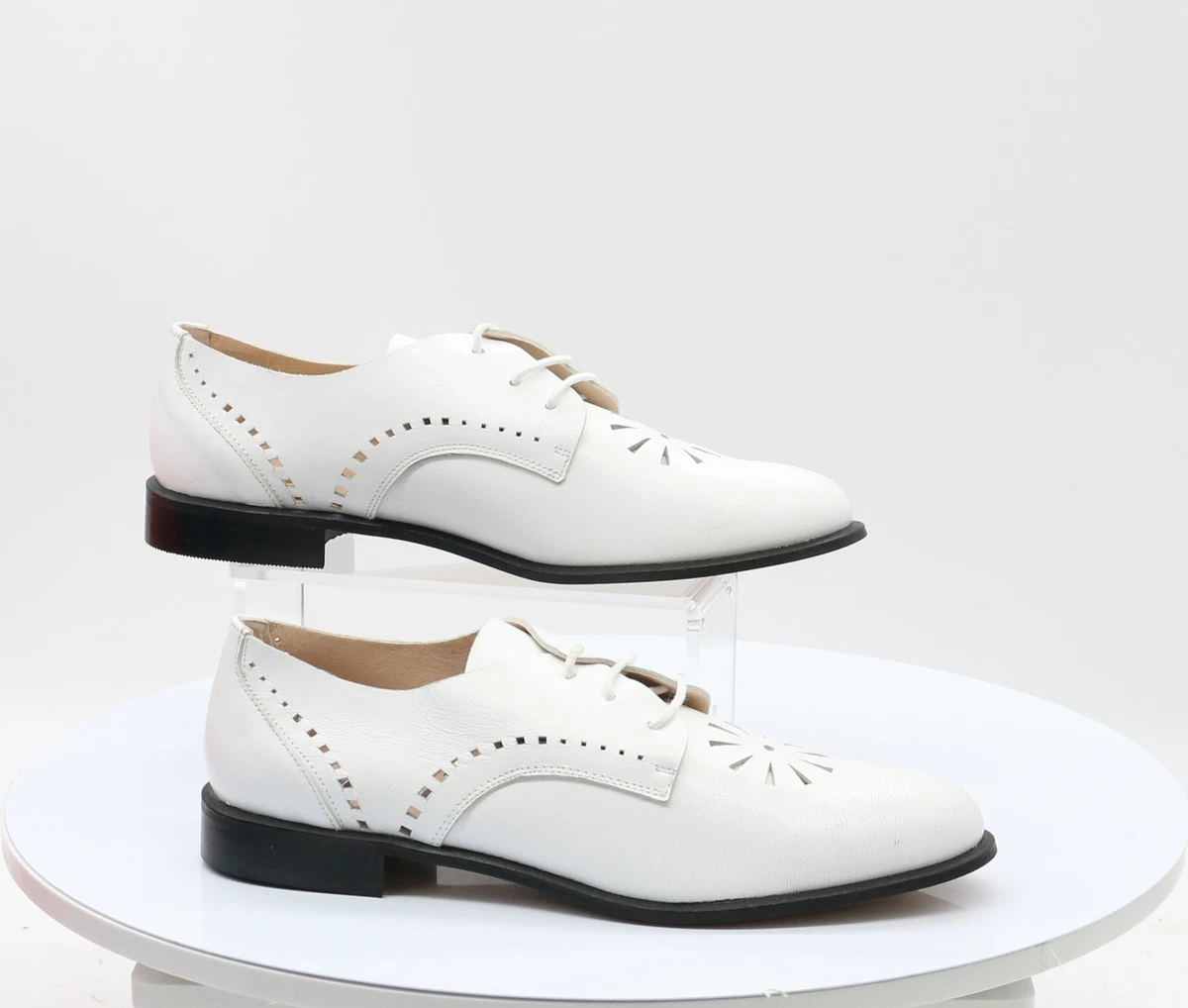 RED OR DEAD LADIES UK 7 EU 40 WHITE PEYTON FLAT SHOES RRP 70 GR