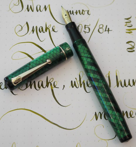 Lovely Emerald Snakeskin SWAN Mabie Todd Fountain Pen - 14k Flex Nib!