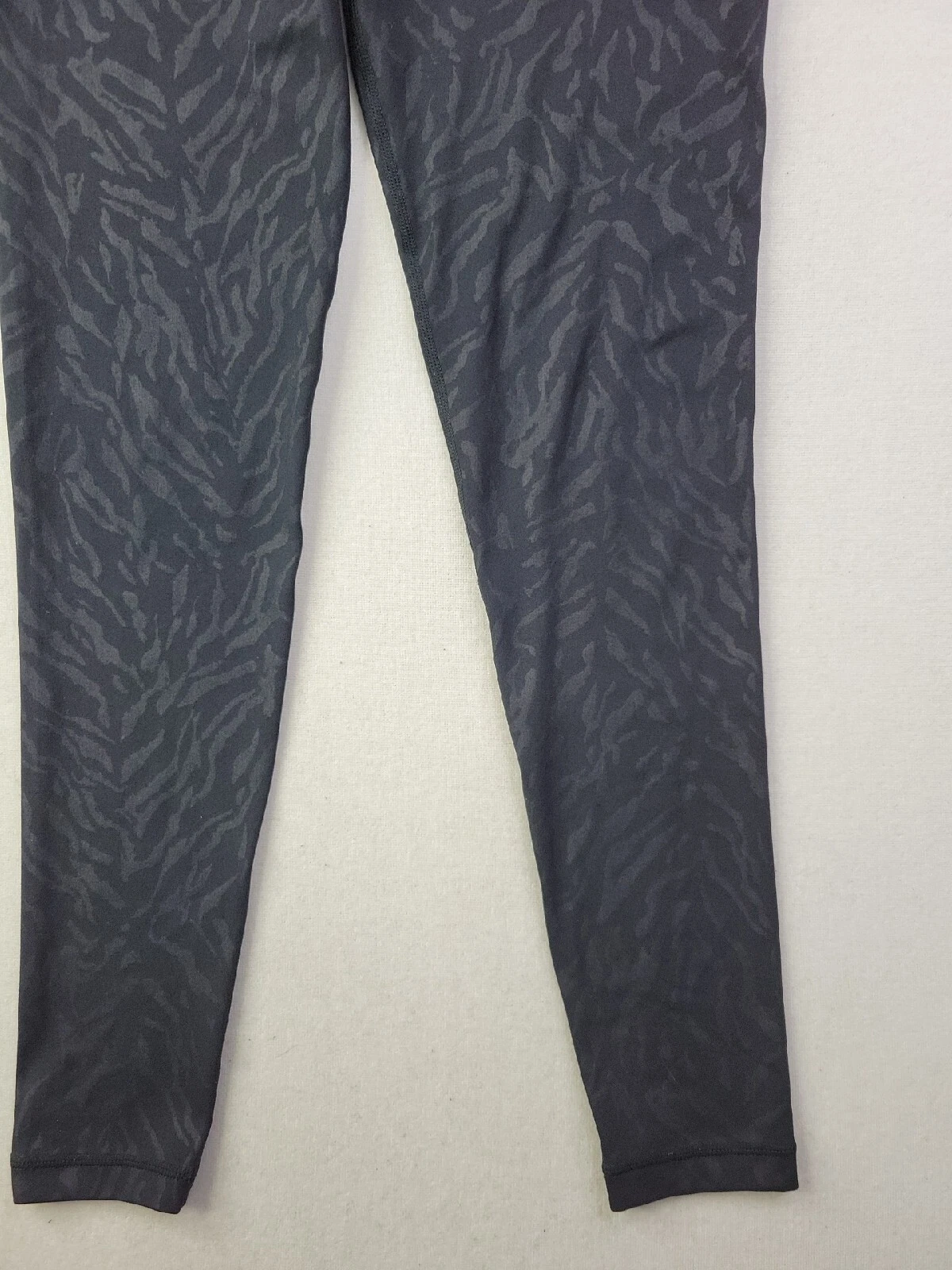sweaty-betty all day full length tiger print athletic leggings
