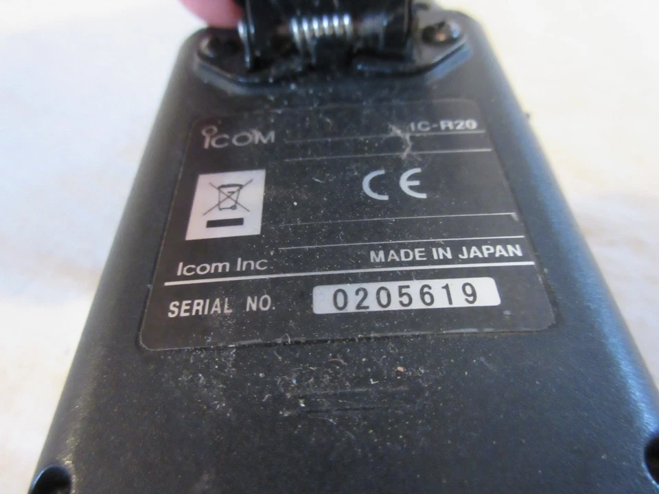 ICOM IC-R20 Wideband Handy Receiver 0.15MHz - 3304.999 MHz SSB CW WFM AM FM  L1 - Image 4 of 4