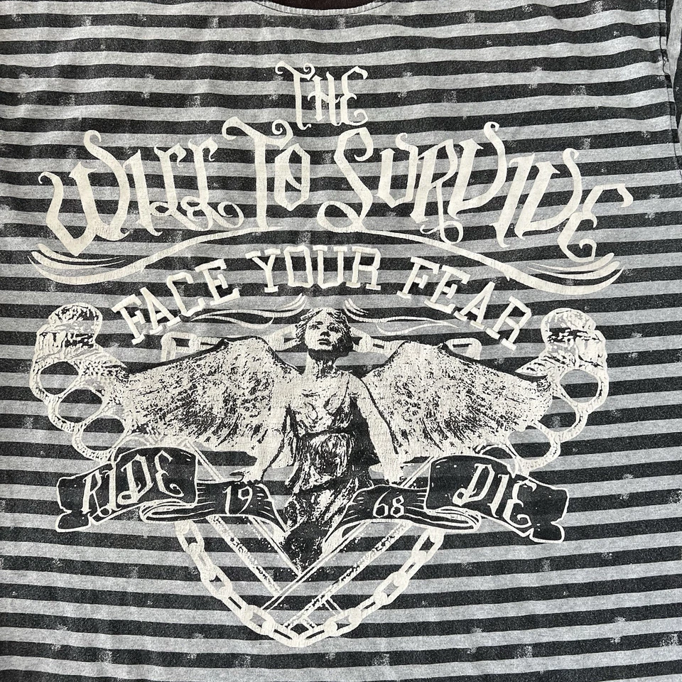 Винтажная мужская футболка Y2K Angel 2XL гранж состаренный череп в полоску готические крылья - Изображение 2 из 4