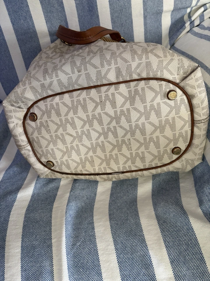 Bolsa Michael Kors jet set grande estilo baunilha - Imagem 4 de 4