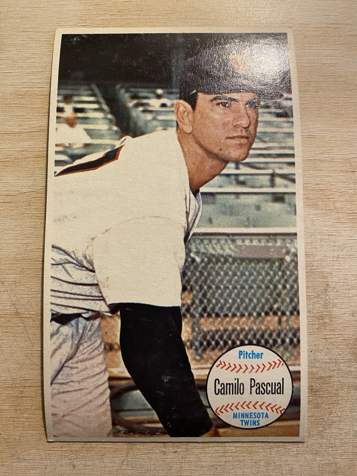 1964 Topps GIANTS Baseball Card #32 Camilo Pascual