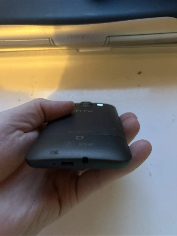 HTC Desire HD Brown Any Network Android Smartphone *Read Below* - Image 4 of 4