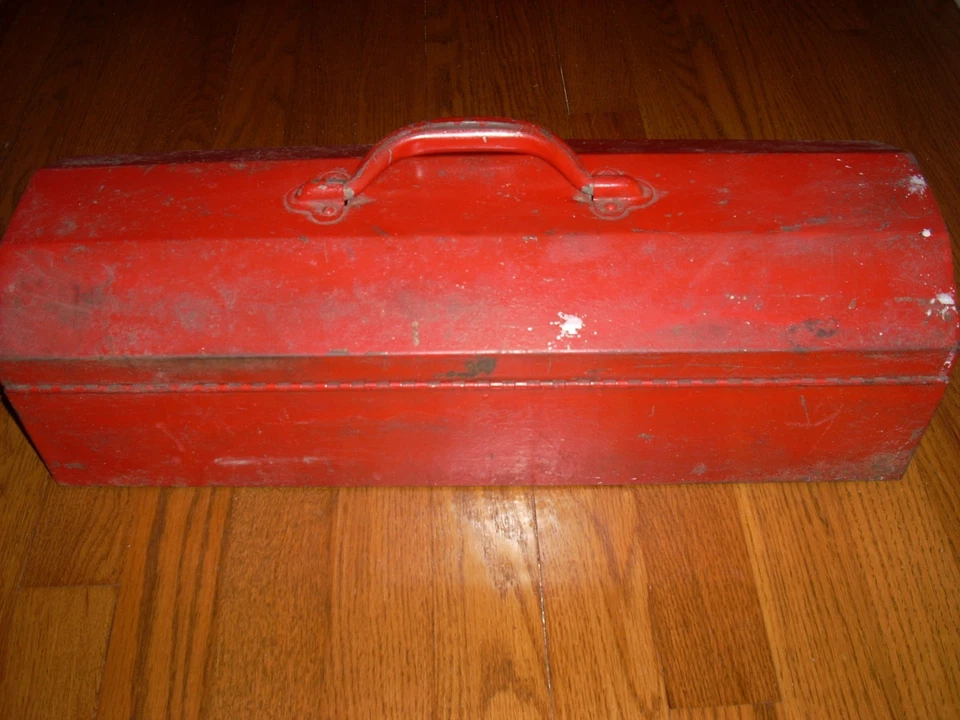 Vintage Hip Roof Cantilever Tombstone Metal Tool Box 19 1/2” NO TRAY. - Image 3 of 4