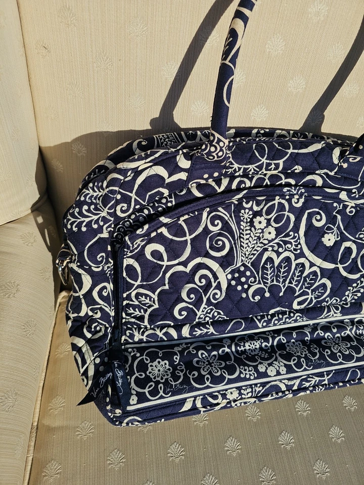 👍🏽 💵 Vera Bradley, Bolso Azul Marino y Blanco-Asas/Bolso de Hombro-Nuevo Bolso para Laptop Foto 3 de 4