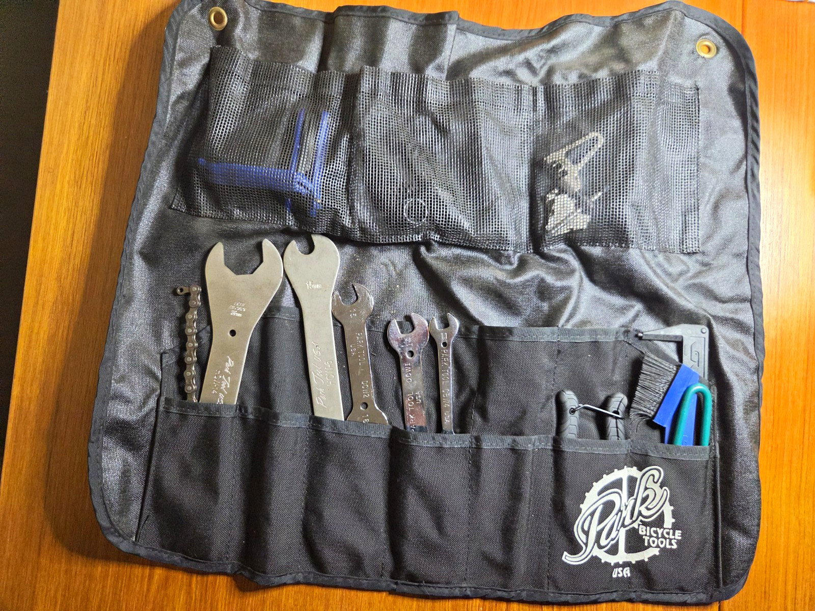 Park Tool Bicycle BK1 Tool Kit w/ Roll-Up Case HCW-6 DCW-1 DCW-2 CT-5 FWS-2