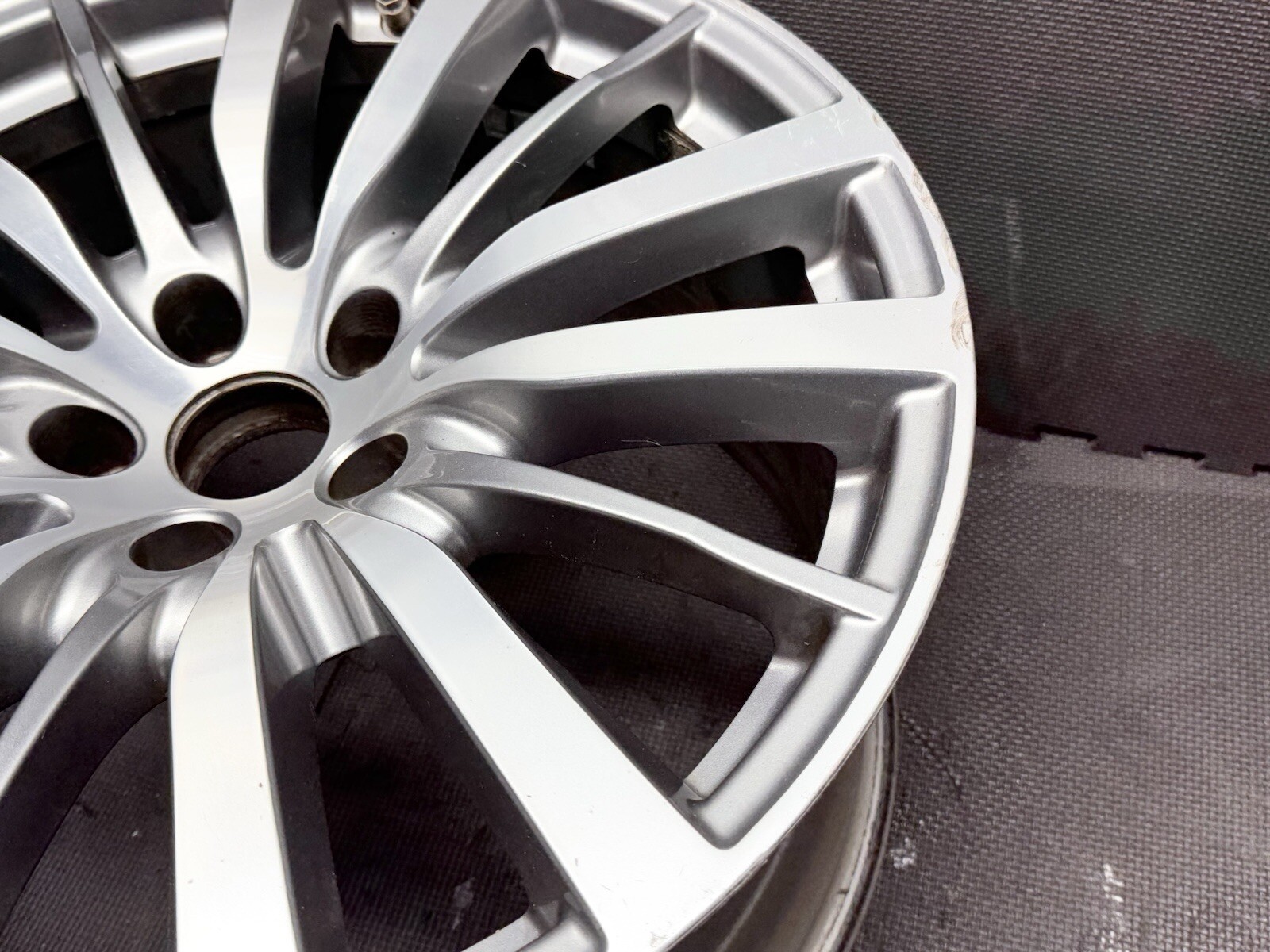 ⭐️2014-2020 MASERATI GHIBLI REAR WHEEL RIM 10Jx19 H2 ET40 OEM