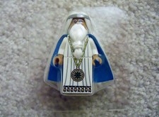 LEGO - Minifigura Exclusiva Rara - Joven Vitruvio con Medallón - Nuevo y Precintado