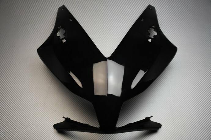 Nez avant de carénage pour réparer une Honda CBR 1000 RR cassée