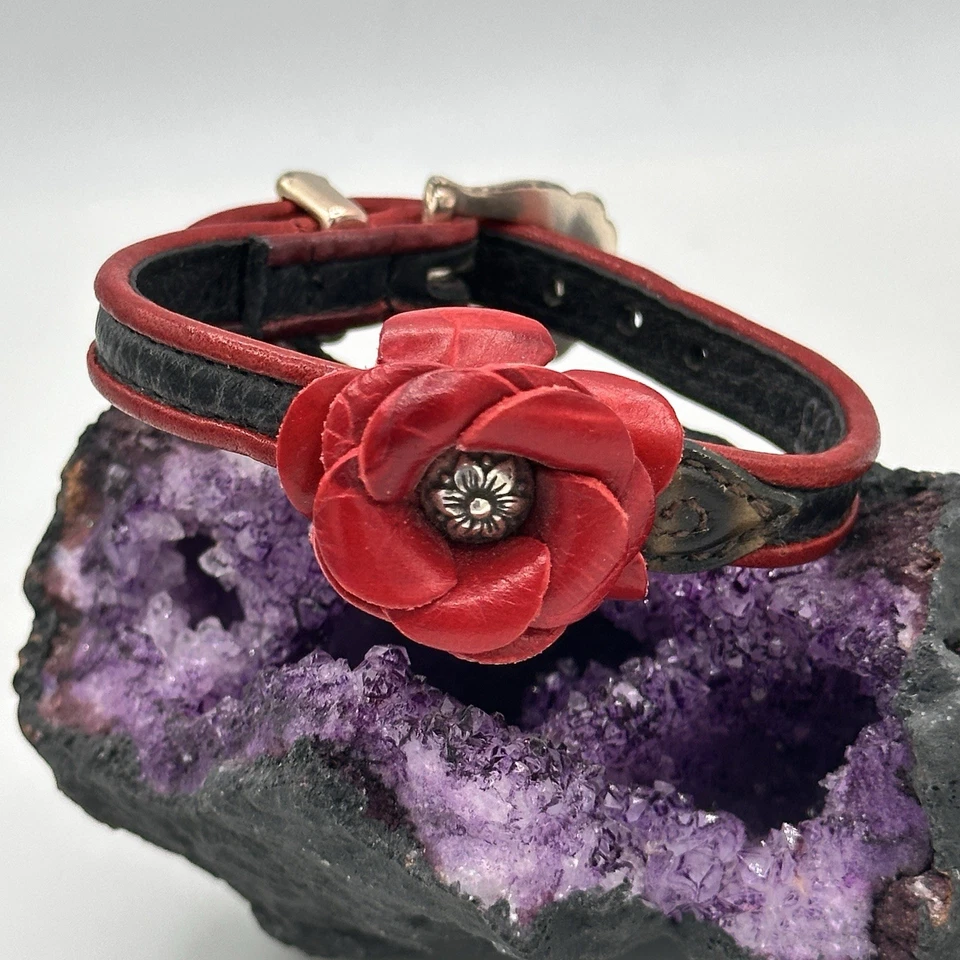 Pulsera Flor Cuero Rojo Brighton Ajustable Plateado Plateado Dije Calor Foto 2 de 4