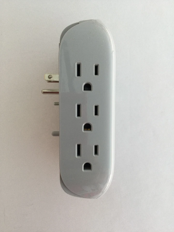 PHILIPS 6-Outlet Surge Protector with 2 USB Ports, Compact Adapter - Used - Image 4 of 4