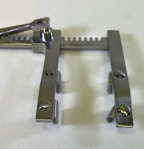 Retractor esternal pediátrico Pilling Weck 34-1158 Morse 10 cm de extensión 1,5 cm x 1 cm - Imagen 3 de 6