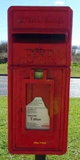 Photo 6x4 Close up, Elizabeth II postbox on Kesteven Way, Hull Kingswood  c2019