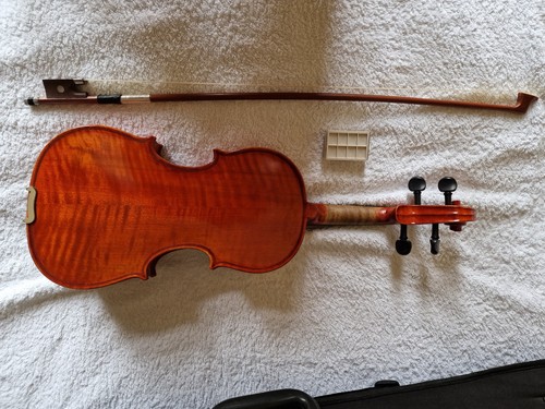 Quarter size Violin by Gear 4 Music with bow and hard case - Picture 3 of 7