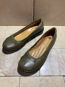 clarks unstructured flats