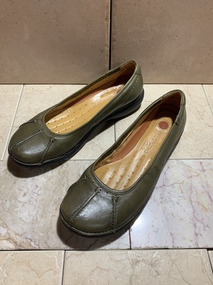 clarks flats green