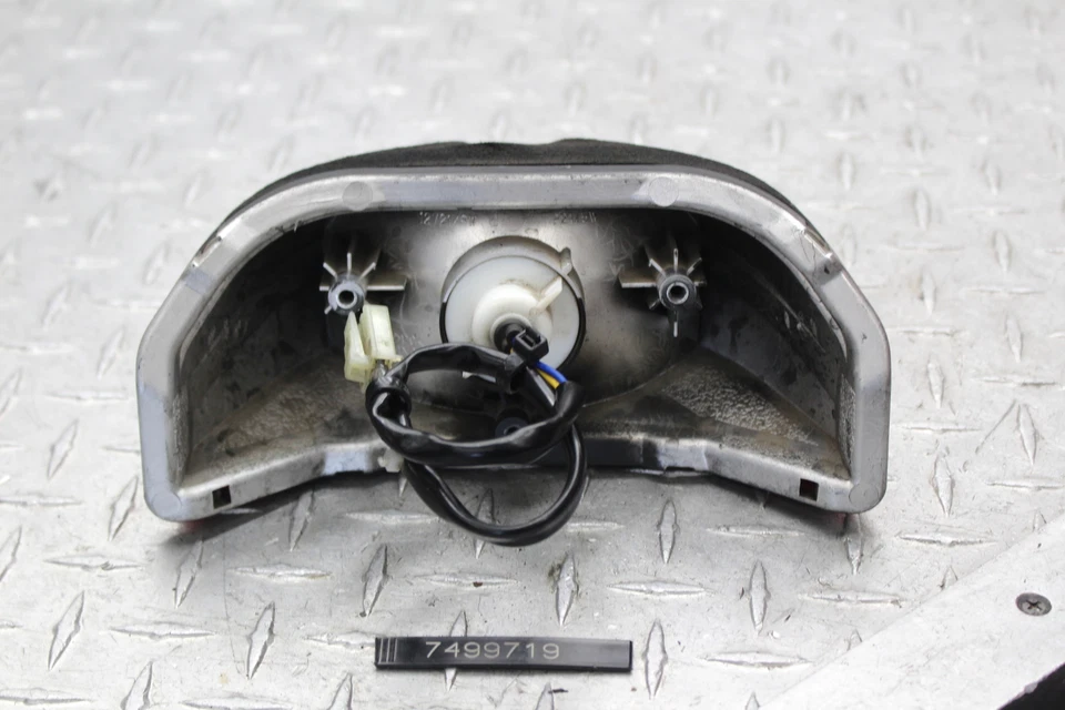 2009 年 YAMAHA FZ1 后尾灯背刹车灯 — 第 4/4 张图片