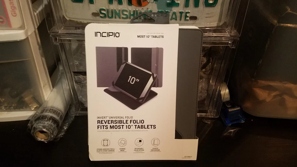 New Incipio Invert Reversible Universal Folio Black or Gray Case For 10" Tablets - Image 4 of 4