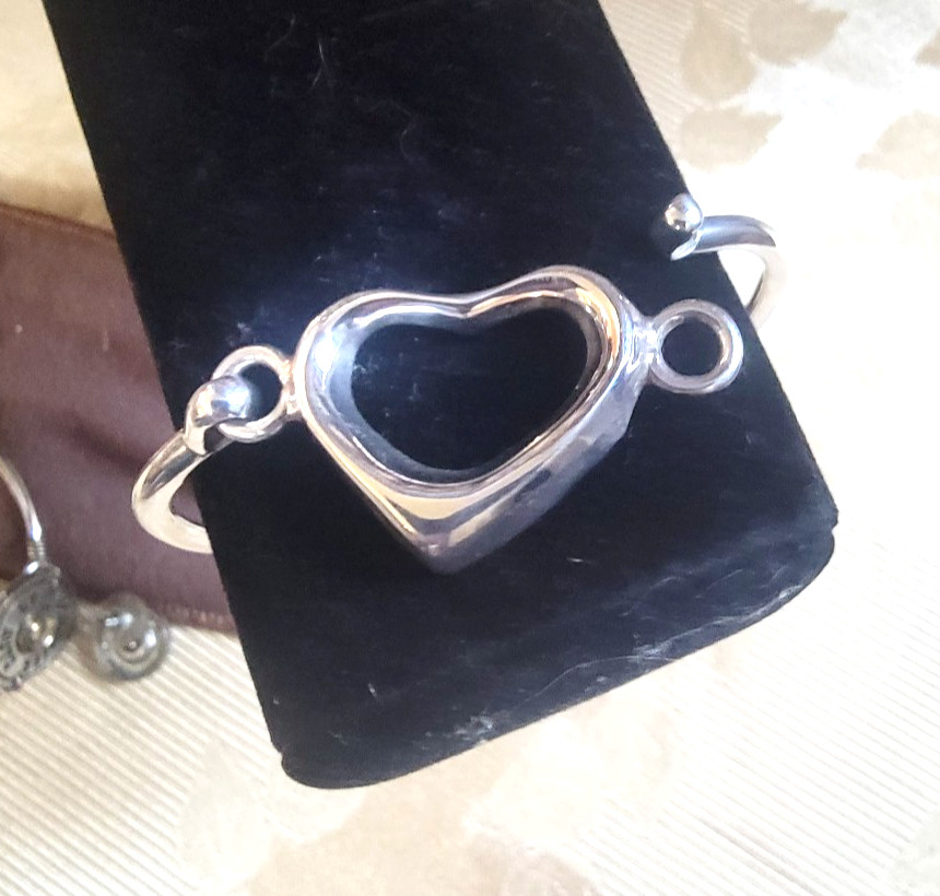 Solid 925 Strling Silver Heart Bracelet latched B… - image 7