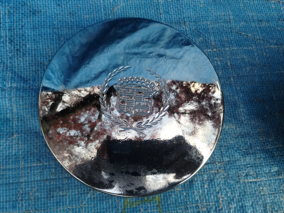 Tapacubos centrales cromados Cadillac Deville Eldorado 2000-2001 9593259 emblema pequeño Foto 4 de 4