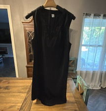 Women's Black Solid V-Neck Shift Dress Sleeveless Tie Closure Knee Length M
