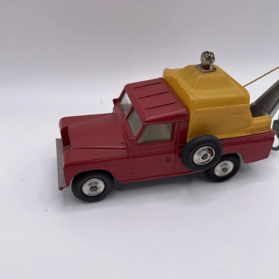 Corgi Toys 477 Red Land Rover 109 WB Breakdown Service Tow Truck Great Britain - Image 2 of 4
