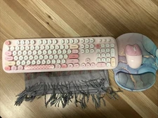 Geezer Pink Cute Cat Wireless Keyboard & Mouse Full Keyboard Mouse Pad And Sheet