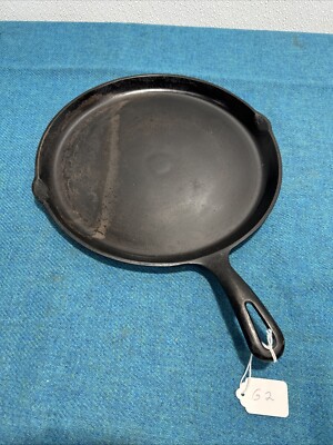 Vintage Griswold 202 Cast Iron 10 Inch Round Shallow Skillet