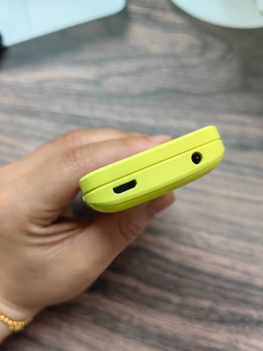 95%Ne w &Fashion Nokia 8110 8110i 4G - 4 GB -Yellow (Factory Unlocked) - 第 18/18 張圖片